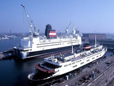 M/F Niels Klim ved udrustningskajen i foråret 1986 (Historiens Hus Nakskov)