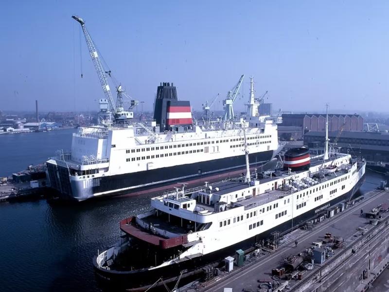 M/F Niels Klim ved udrustningskajen i foråret 1986 (Historiens Hus Nakskov)